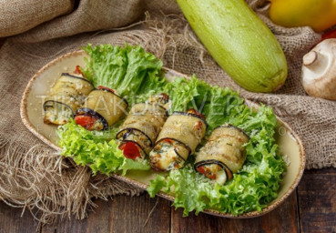 Рулет из баклажанов