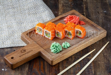 Ролл "Калифорния с лососем"